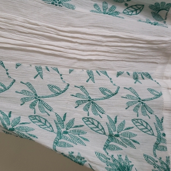 Anthropologie Lilka Green Cream Boho Ruffle Trim tank top embroidered Scoop Neck - Picture 5 of 10